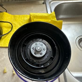 Sinbo Shaker Setinin Plastik Dönem Kısmı Eridi