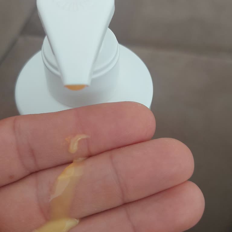 Vichy Dercos Marka Şampuan. Bitimine Yakın İşlevi Ve Kalite Değişim Hak.