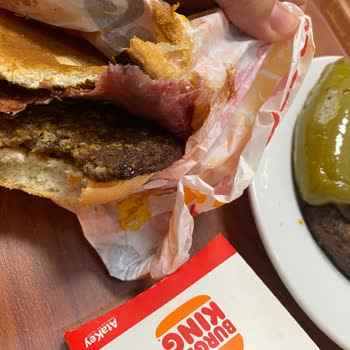 Burger King Yanık Geldi Yanık Kokuyor