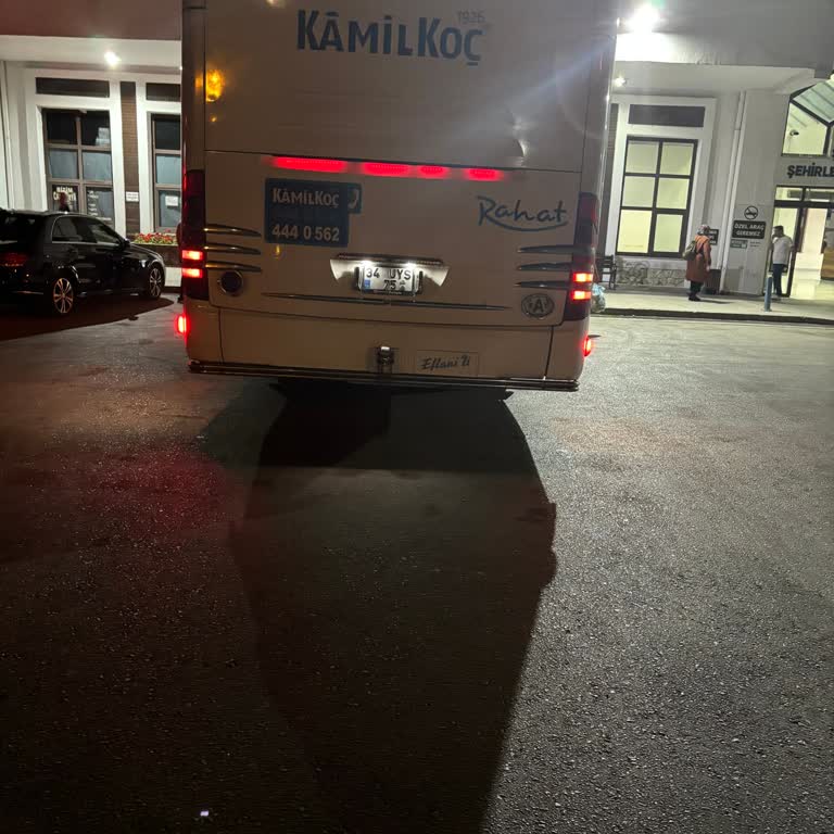 Kamil Koç Şoförü Yolculuk Boyunca Sigara İçti