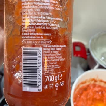 Tukaş Konserve Domates İçinde Siyah Madde Şoku