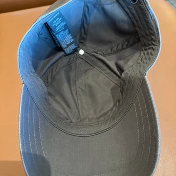 Jack Wolfskin Baseball Cap Developed Stains After Minimal Use – Fabric or Dye Defect