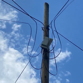 Türk Telekom Bozuk Kutuya Kablo Bağlayarak İnternet Sağlıyor (! )