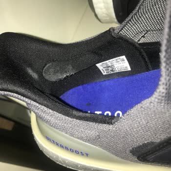 Adidas Ultra Boost Light Topuk Kısmı Parçalanması