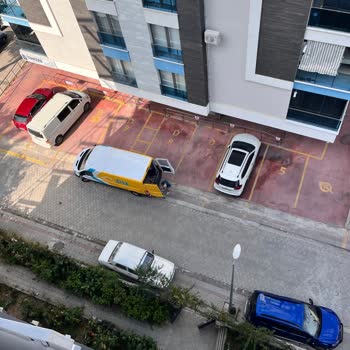 PTT Kargo PTT Eve Teslim Olan Kargoyu Daireme Getirmeden Bıraktı Gitti