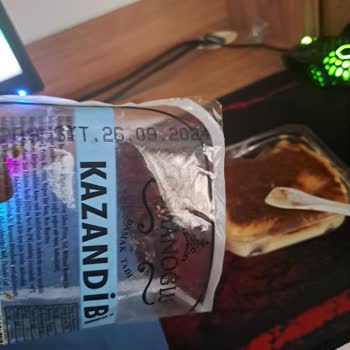 BİM'de Tarihi Geçmiş Ve Bozuk Olan Tatlılar