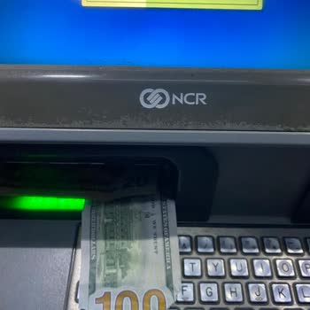 Yapı Kredi Bankası ATM'de Döviz Yatırma Sorunu Ve Yırtık Para İadesi