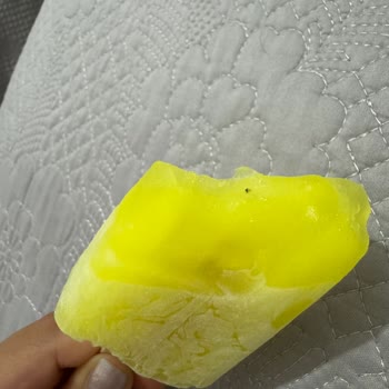 Algida Buz Parmaktan Çıkan Siyah Şeyler