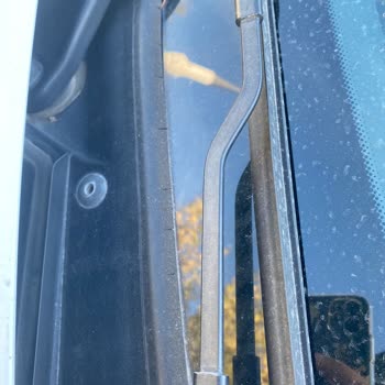BMW F20 (1.16d) Ön Cam Fitili
