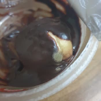 Eker Tatlının İçinde Küf Var