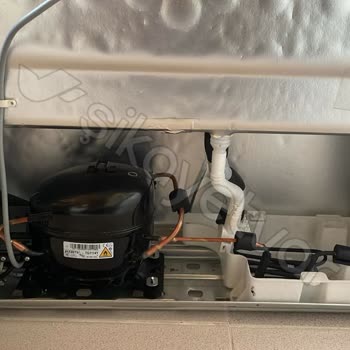 Arçelik Buzdolabı Arka Motor Koruma Kapağı Sorunu