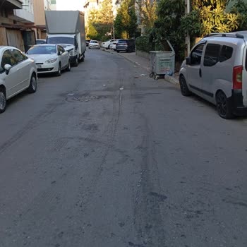 Pendik Belediyesi Çöp Kamyonlarının Pislikleri