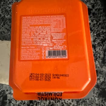 Tahsildaroğlu Peynirinde Kötü Koku Ve İletişim Sorunları!