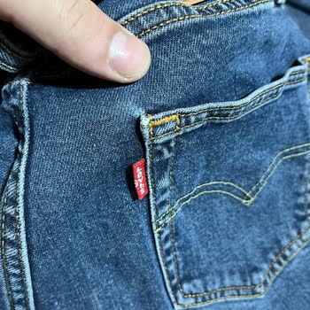 Levi's Pantolonlarda Sürekli Yırtılma Sorunu