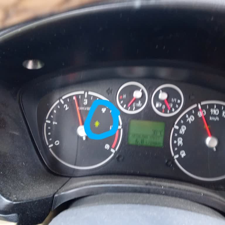 Ford Connect Silver Gösterge Panelindeki Değişen Ok Rengi