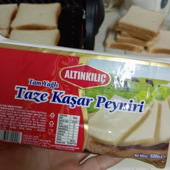 Altınkılıç Kaşarı Peyniri İçinde Kıl
