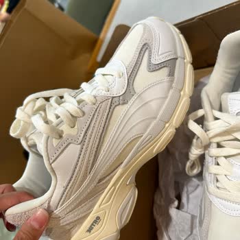 Yenisahra Optimum Outlet Sneaks Up Pumadan Hiçbir Şey Alma