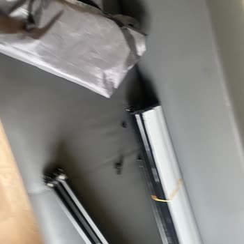 A101 Exent Marka Gelen Kırık Masa