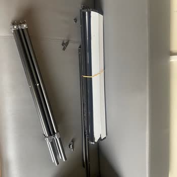 A101 Exent Marka Gelen Kırık Masa