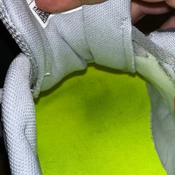 Under Armour Kullanılmış Ayıplı Ürün