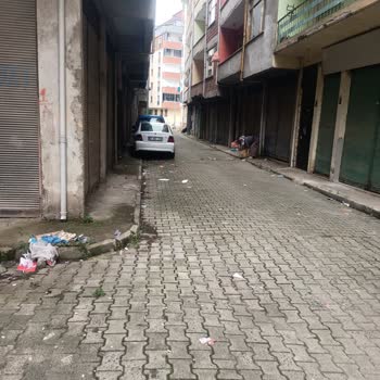 Araklı Belediyesi Mahalle Arası Çöp Pislik İçinde