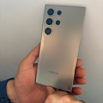 Samsung Galaxy S24 Ultra Kapakta Açılma