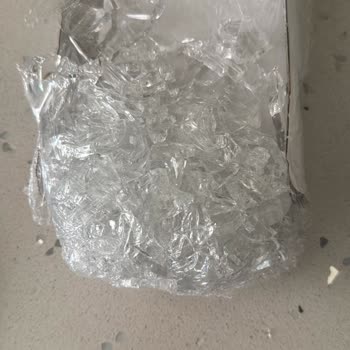 IKEA İle Camlar Paramparça