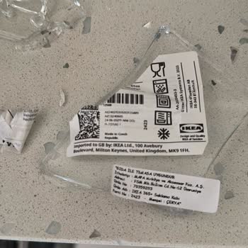 IKEA İle Camlar Paramparça
