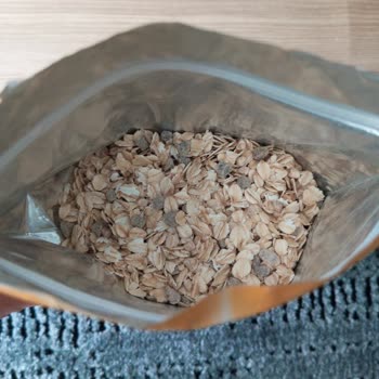 Eti Gıda Eti Lifalif -Müsli -Yer Fıstıklı Ve Hurmalı - Paket Görseli - İçerik