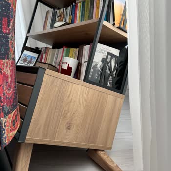 İstikbal TV Ünitesi Kitaplığı