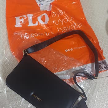FLO Ayakkabı FLO Yazıcı Diye Çanta Gönderiyor