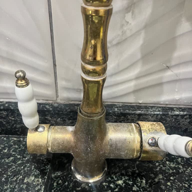 İsaoğlu Yapı Market Pişmanlıktır Renk Soluyor Ama Sahip Çıkılmıyor