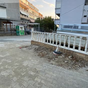 Gemlik Belediyesi Yapı Çalışması Sonrası Ortamın Temizlenmemesi