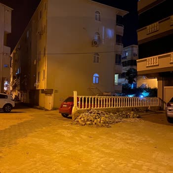 Gemlik Belediyesi Yapı Çalışması Sonrası Ortamın Temizlenmemesi