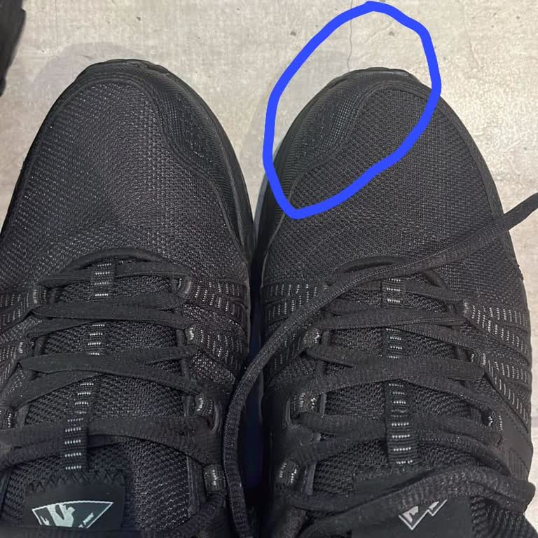 Skechers Dikiş Hatası Olan Ayakkabıyı Değiştirmek Yerine İncelemeye Gönderdiler