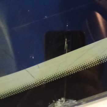 Renault Service Broke My Car’s Windshield During Maintenance No Responsibility Taken