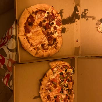 Yemeksepeti Yıldırım Mh Beyazıt CD Pizza Hut Kuryesinin Pizzama Muamelesi