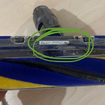 Dyson V15 Detected Henüz Bir Sene Olmamasına Rağmen Deforme Oldu