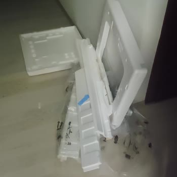 Hoover Ambalaj Olduğu Yere Bırakılmış