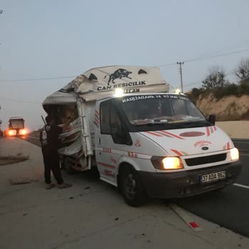 Rize Ses 6 Eylül 2024 22.30 İstanbul- Rize Otobüsü Kaza Yapması