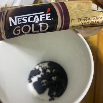 Nescafe Gold Paketin İçinde Farklı Cisim Çıktı