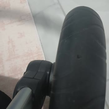 Pierre Cardin Çocuk Pierre Cardin Bebek Arabası Tekerlekler 1 Kullanımda Delikler Oldu