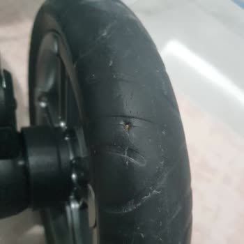 Pierre Cardin Çocuk Pierre Cardin Bebek Arabası Tekerlekler 1 Kullanımda Delikler Oldu