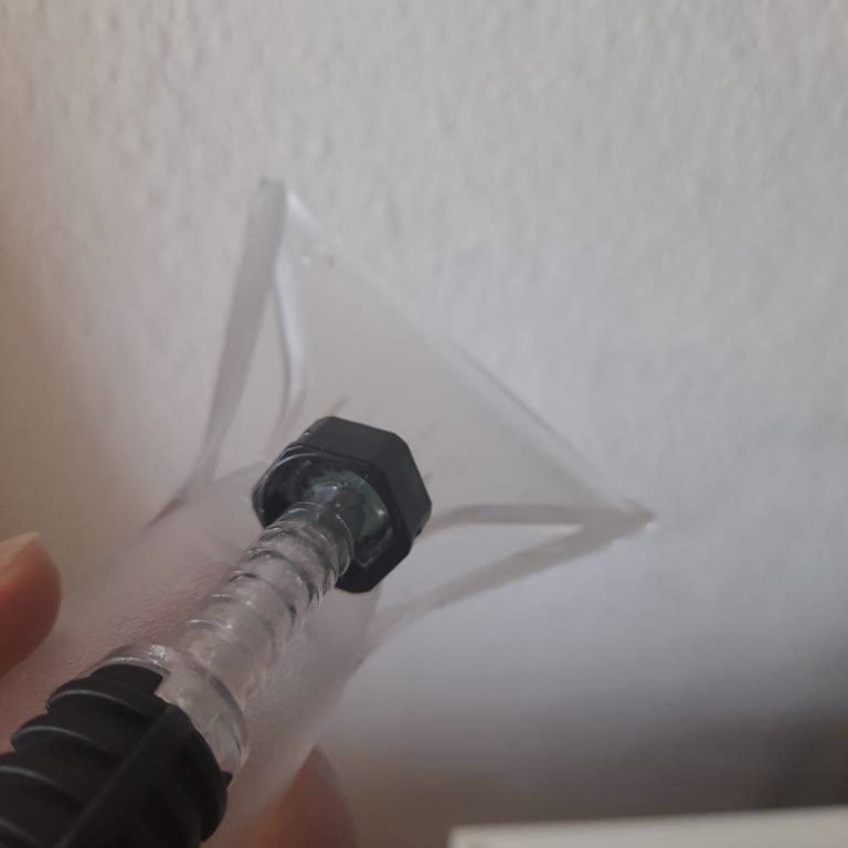 Karcher SE 6.100 Carpet Cleaner Sprays Water Everywhere – Warranty Issue Ignored