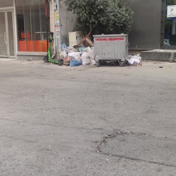 Bayraklı Belediyesi Kirlilik Ve Tozdan Bıktık!