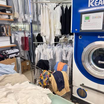 Dry Center Kuru Temizleme Hasar Gören Gömlek Ve Kırışmış Gömlekler