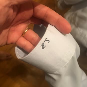 Dry Center Kuru Temizleme Hasar Gören Gömlek Ve Kırışmış Gömlekler