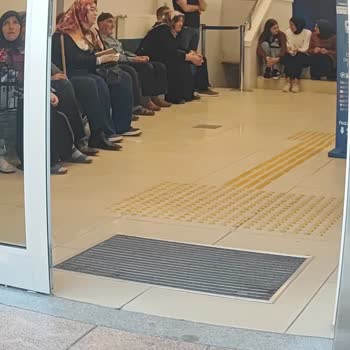 İş Bankası Etimesgut Şubesi'nde Uzun Sıra Bekleme Sorunu