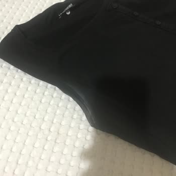 Nivea "No Stain" Roll-On Ruined My Clothes with White Marks