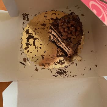 Sarayaltı (Malatya) Taze Pasta Beklerken Bayat Pasta Şoku!